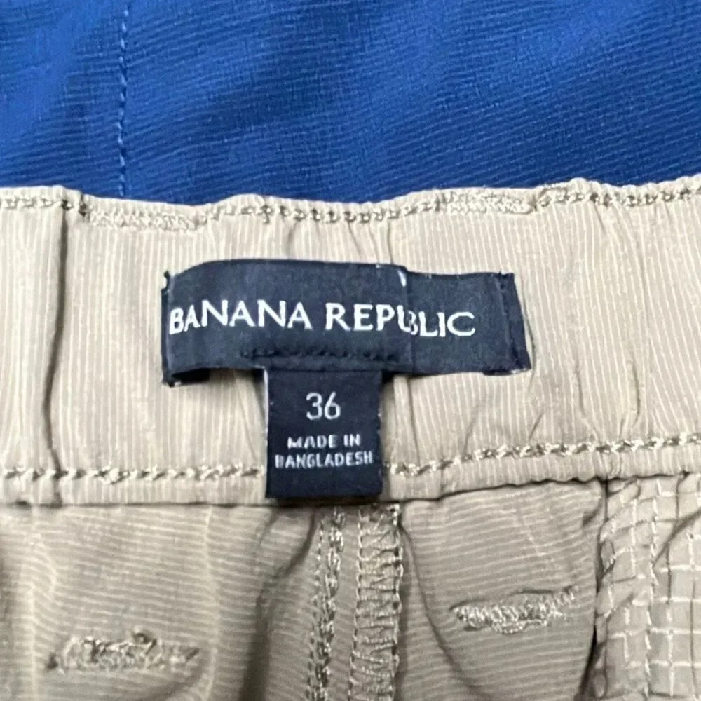 Banana Republic excellent see